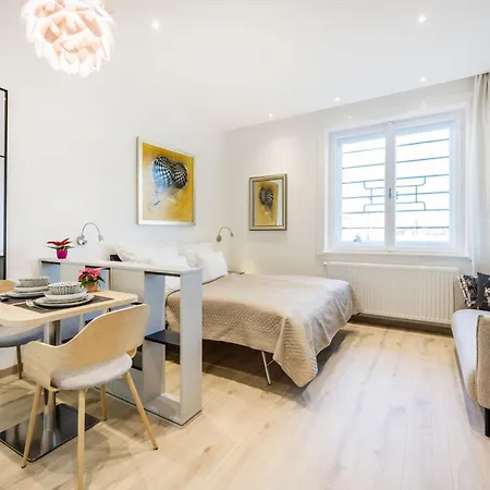 Apartment Klarahome Danube With Parliament View