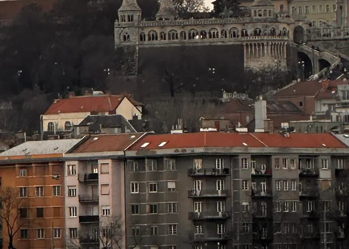 Klarahome With Parliament View * Budapest