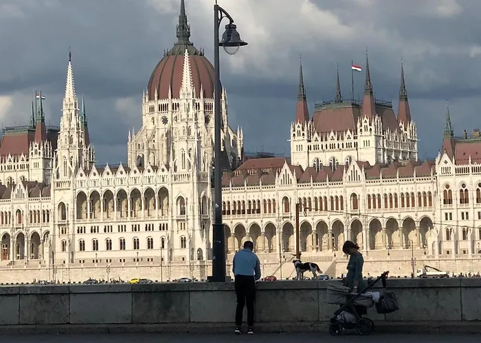 Klarahome With Parliament View * Budapest