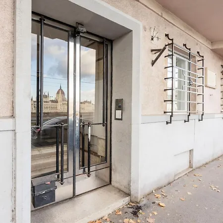 Klarahome With Parliament View Appartement